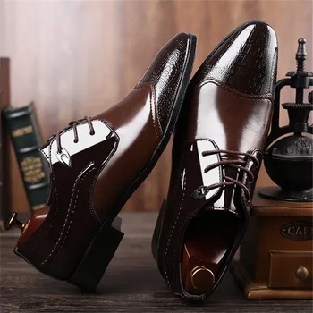 Официална черна Мъжки обувки; Ежедневни мъжки обувки с остър пръсти дантела; Дизайнерски лоферы на равна подметка в бизнес стил; Коледно парти; Нов списък